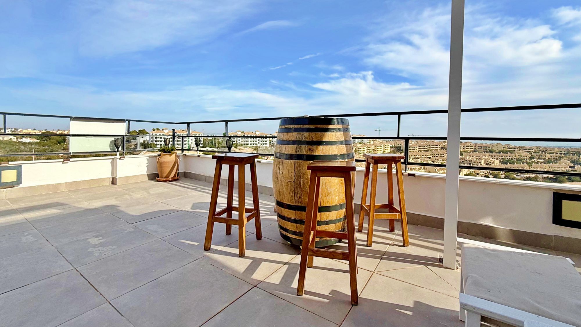 For sale - 2 Bedroom 2 Bathroom Penthouse Apartment in Villamartin - Campoamor  - Alicante