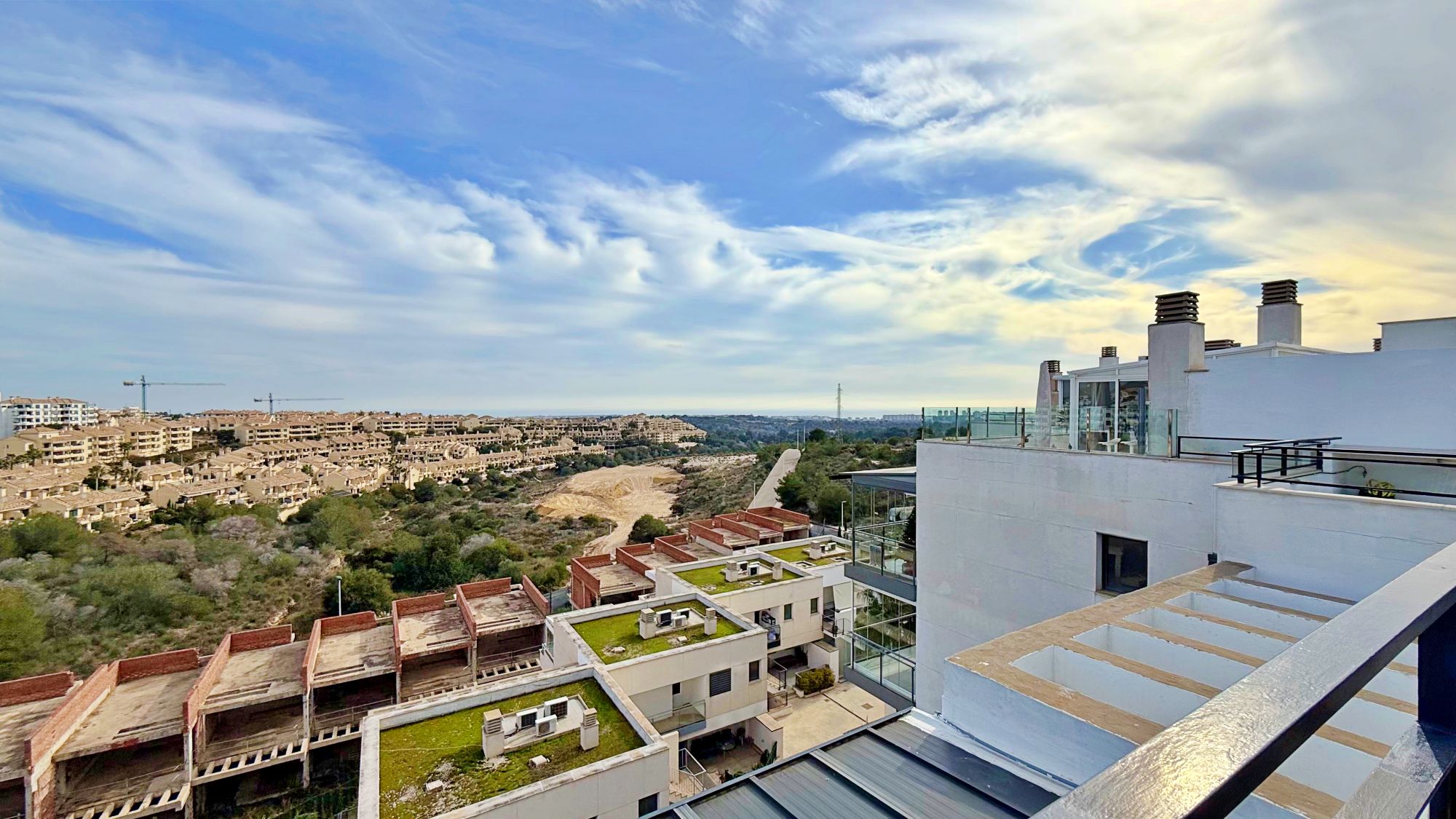 For sale - 2 Bedroom 2 Bathroom Penthouse Apartment in Villamartin - Campoamor  - Alicante