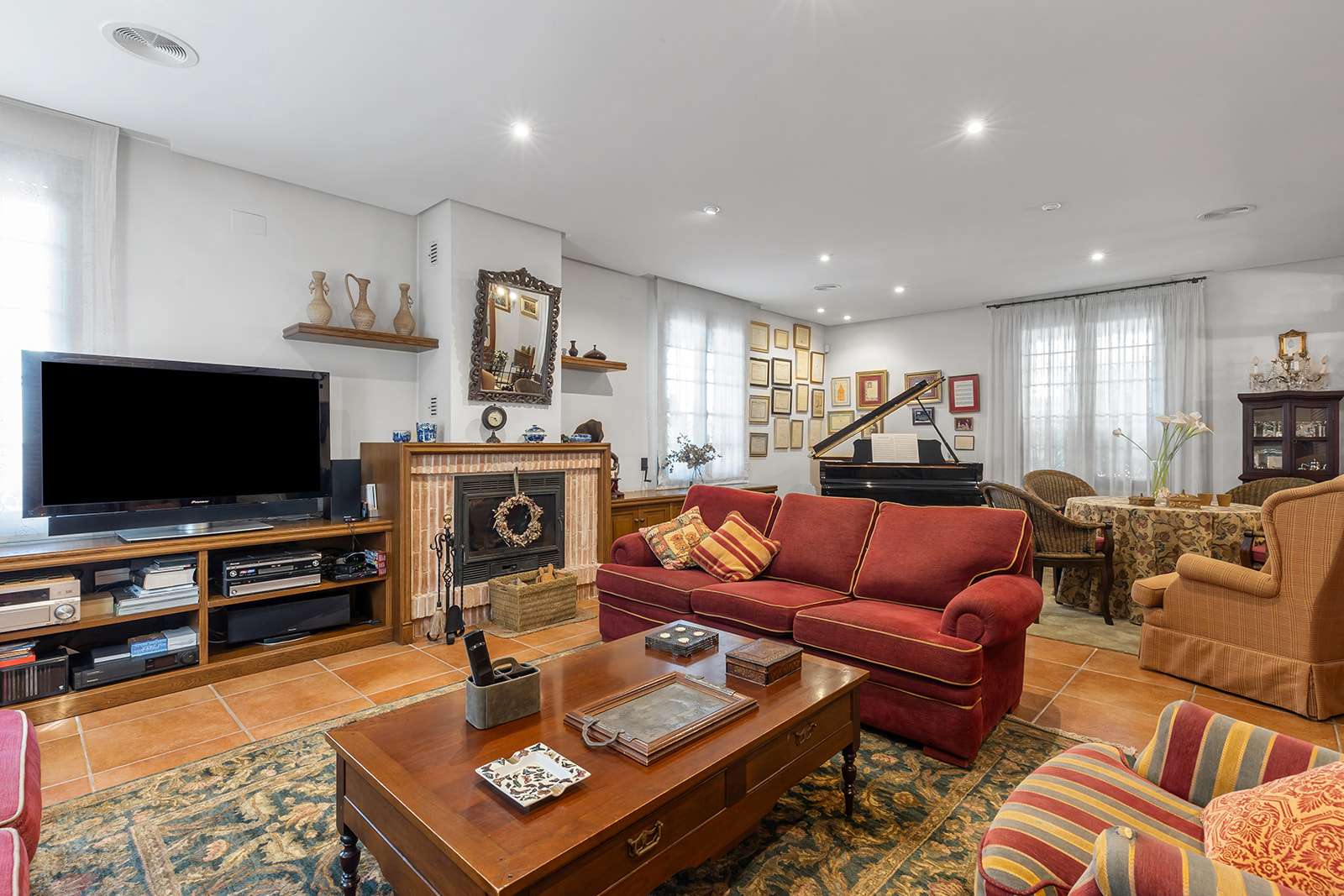 For sale - 6 Bedroom 6 Bathroom Villa in Torrevieja - La Veleta  - Alicante