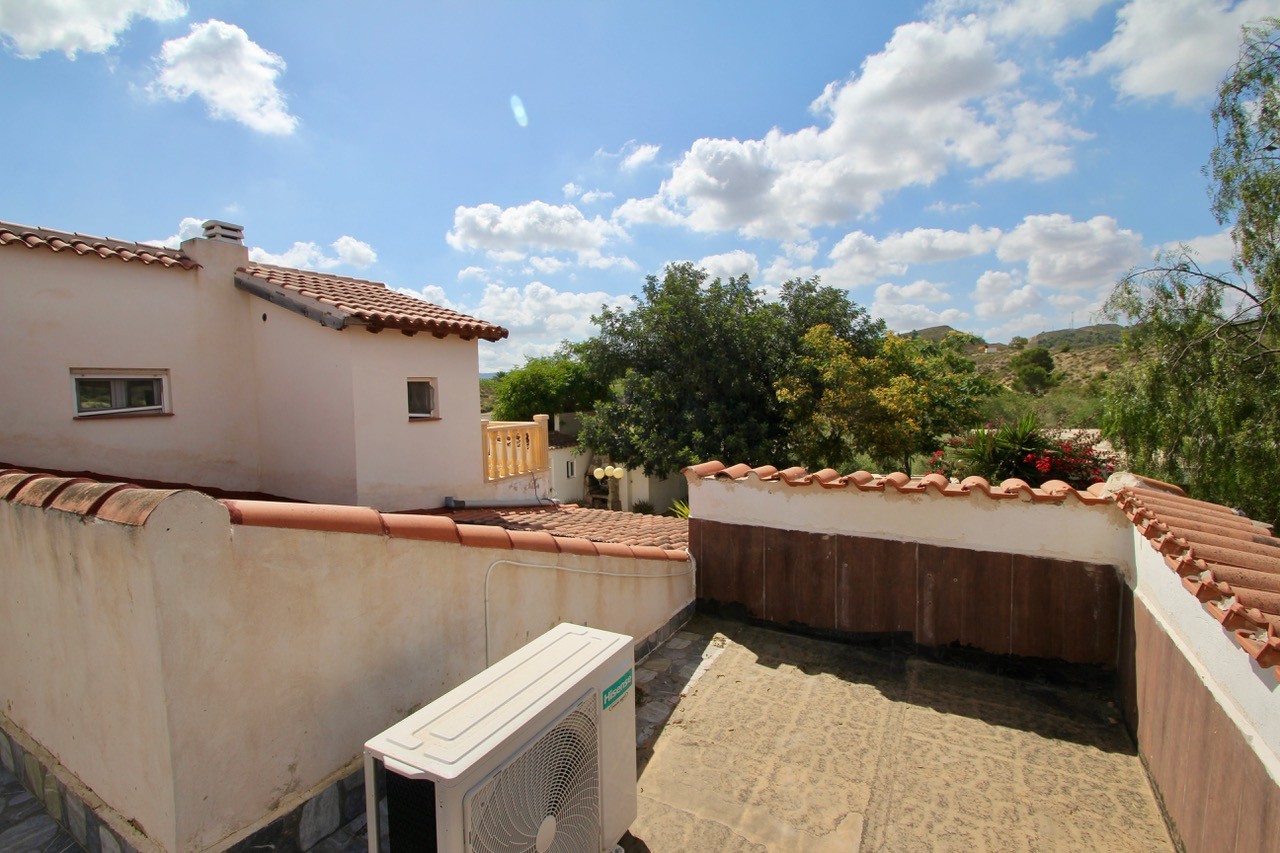 For sale - 4 Bedroom 2 Bathroom Villa in Close to Sucina - Fortuna  - Murcia