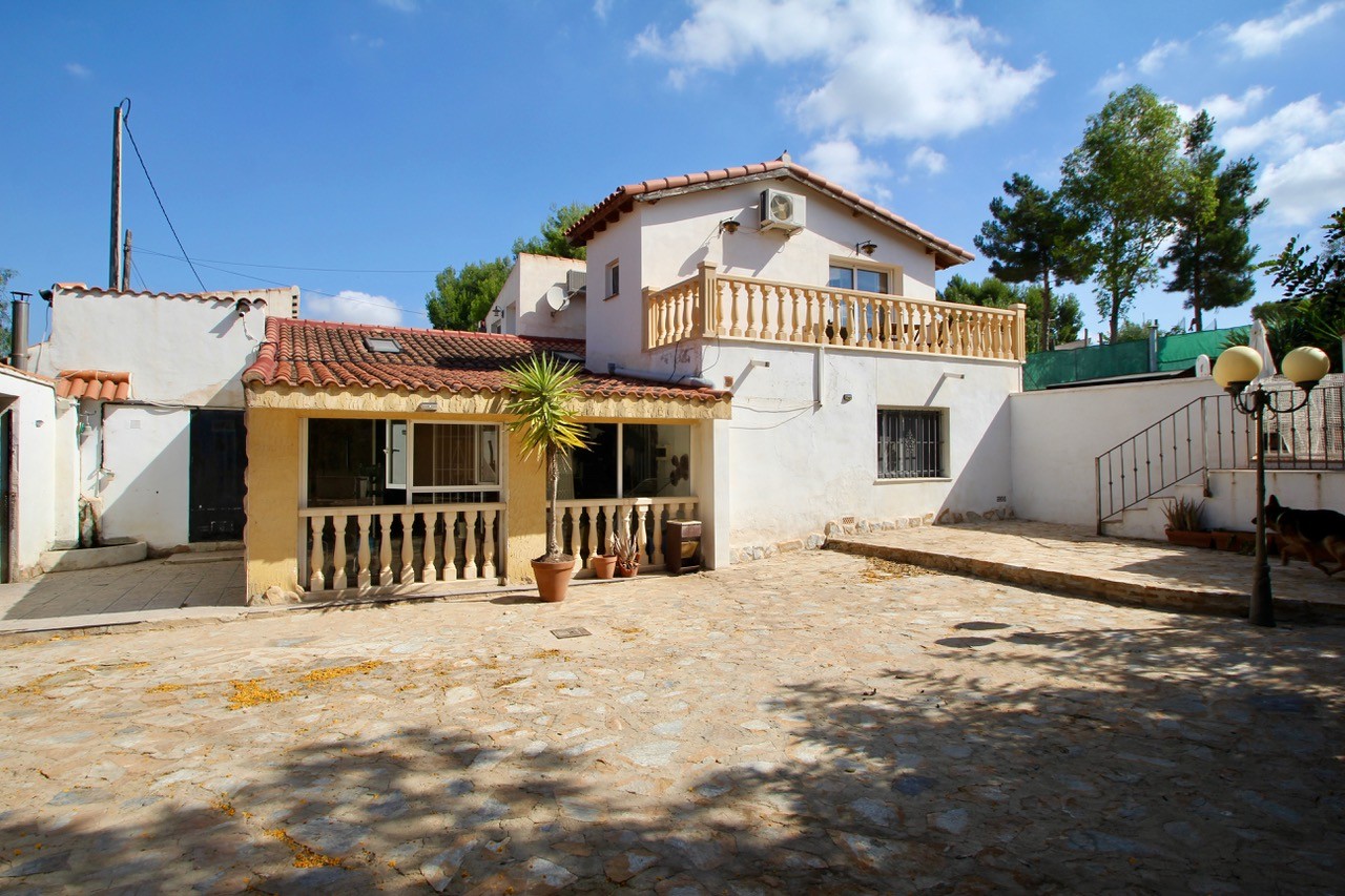 For sale - 4 Bedroom 2 Bathroom Villa in Close to Sucina - Fortuna  - Murcia