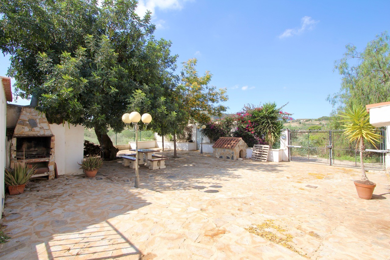 For sale - 4 Bedroom 2 Bathroom Villa in Close to Sucina - Fortuna  - Murcia