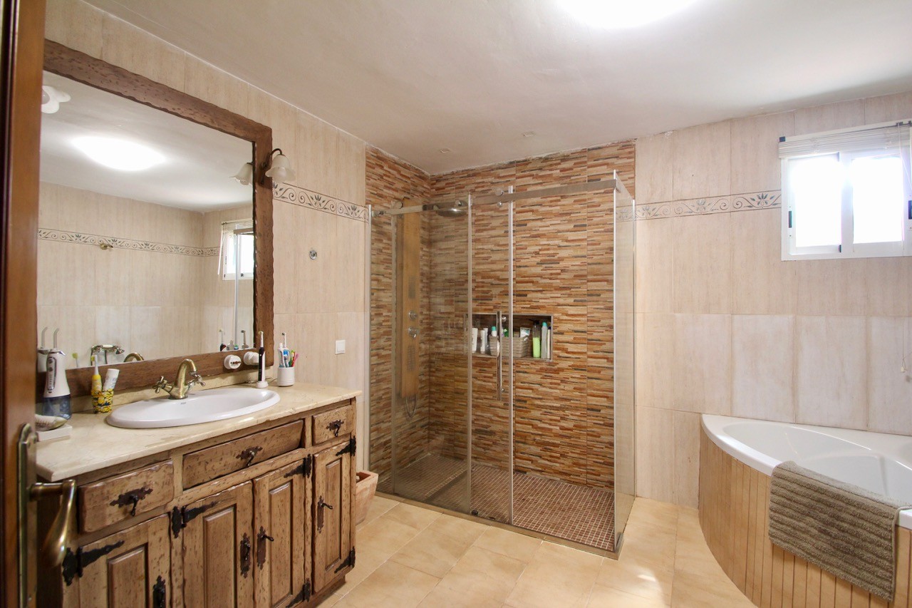 For sale - 4 Bedroom 2 Bathroom Villa in Close to Sucina - Fortuna  - Murcia