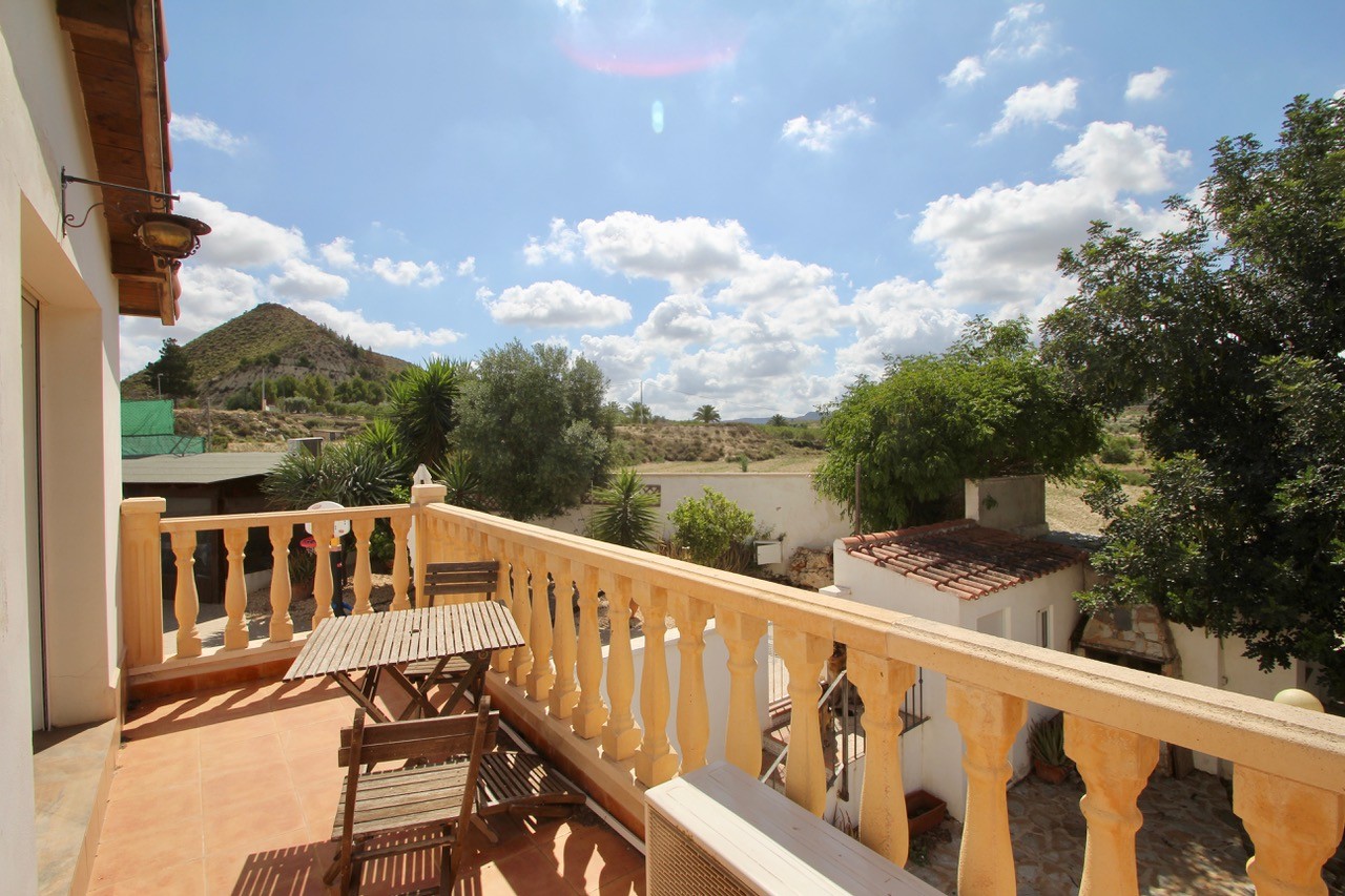 For sale - 4 Bedroom 2 Bathroom Villa in Close to Sucina - Fortuna  - Murcia
