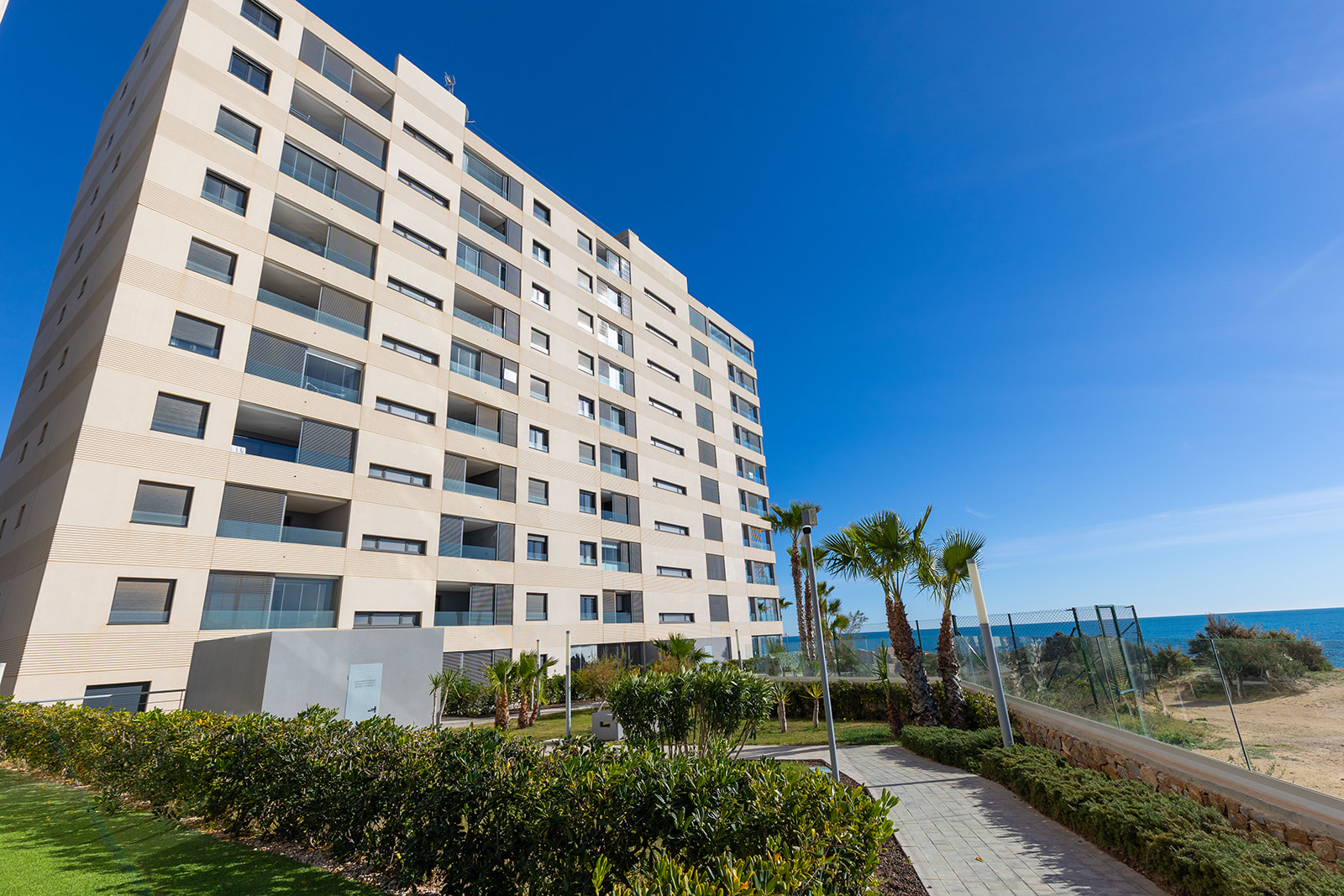 For sale - 2 Bedroom 2 Bathroom Apartment in Torrevieja - Punta Prima  - Alicante