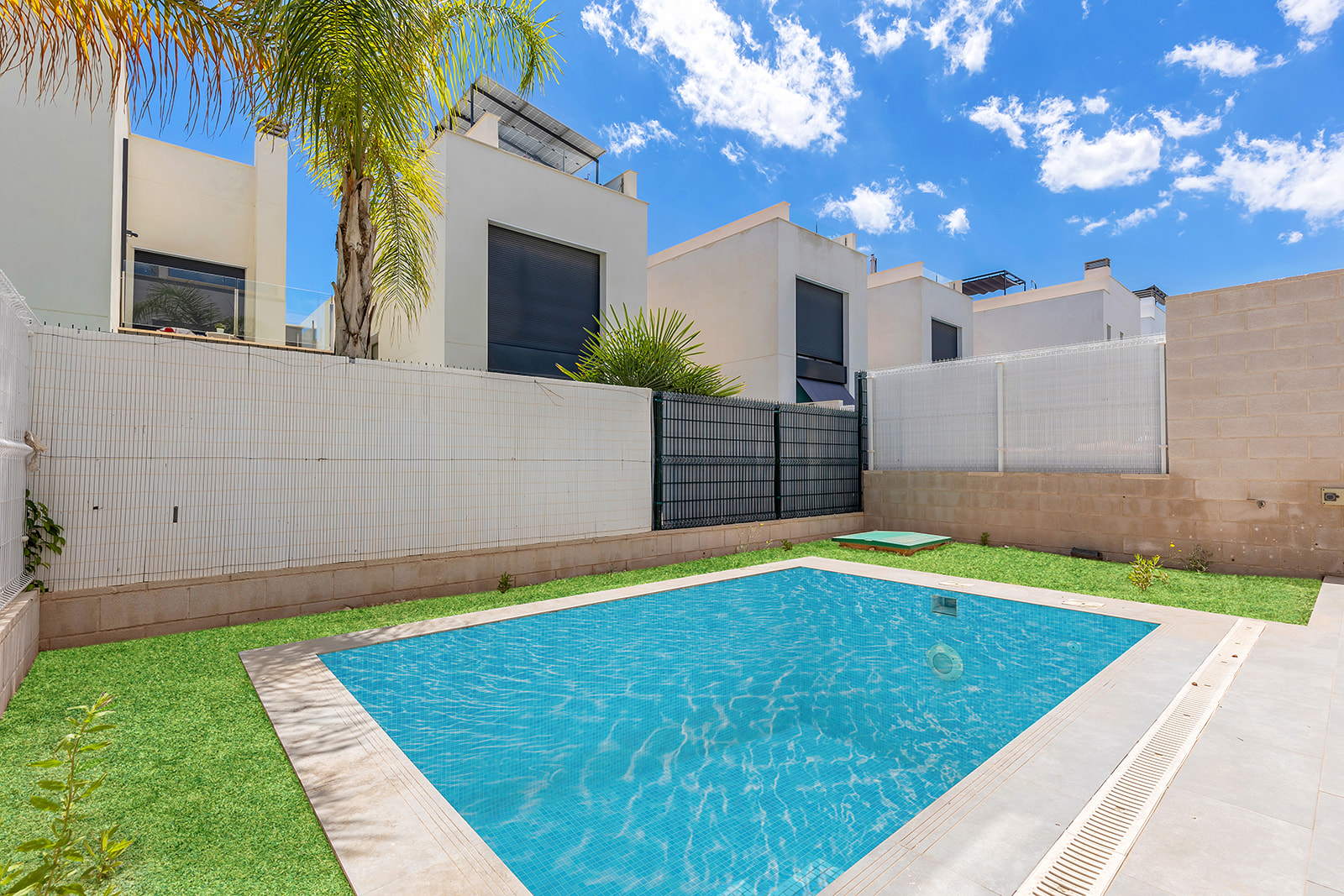 For sale - 3 Bedroom 2 Bathroom Villa in Villamartin - Orihuela Costa  - Alicante