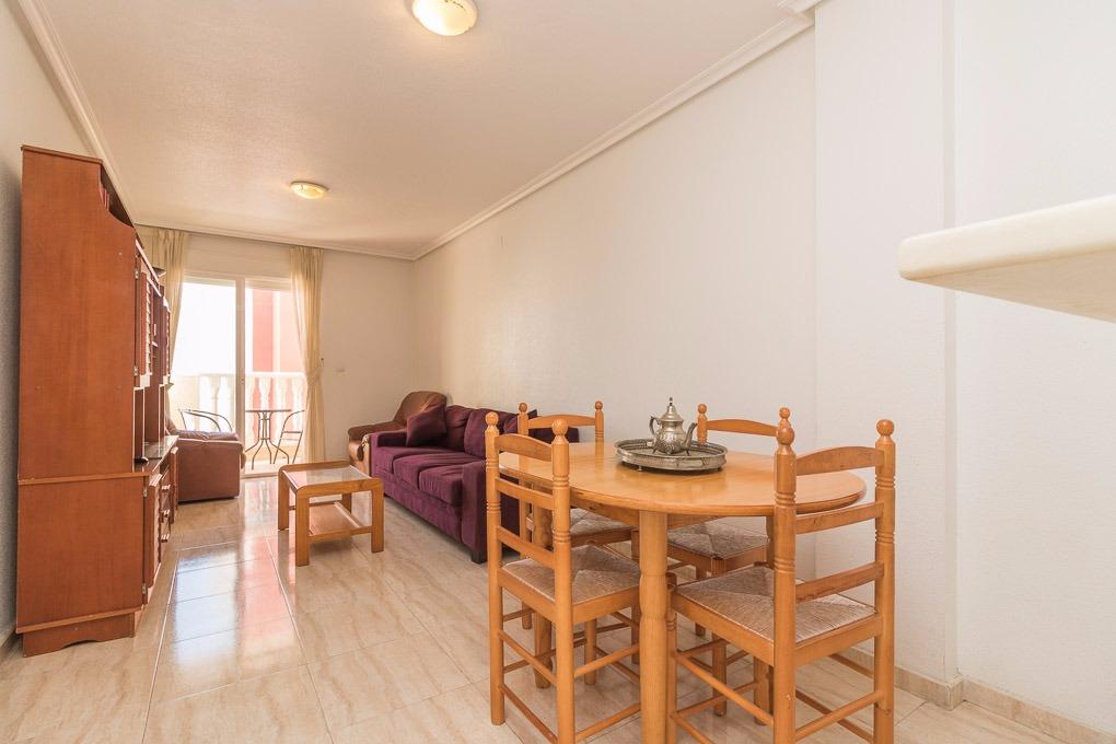 For sale - 2 Bedroom 1 Bathroom Apartment in Torrevieja - Centro  - Alicante
