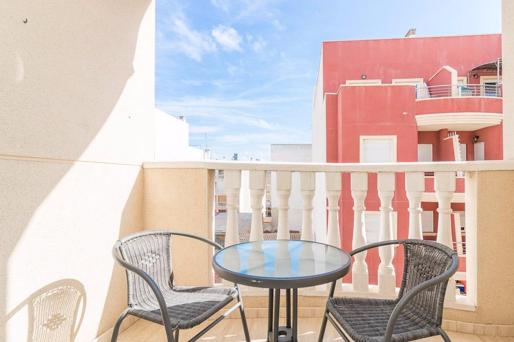 For sale - 2 Bedroom 1 Bathroom Apartment in Torrevieja - Centro  - Alicante