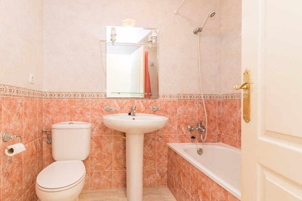 For sale - 2 Bedroom 1 Bathroom Apartment in Torrevieja - Centro  - Alicante