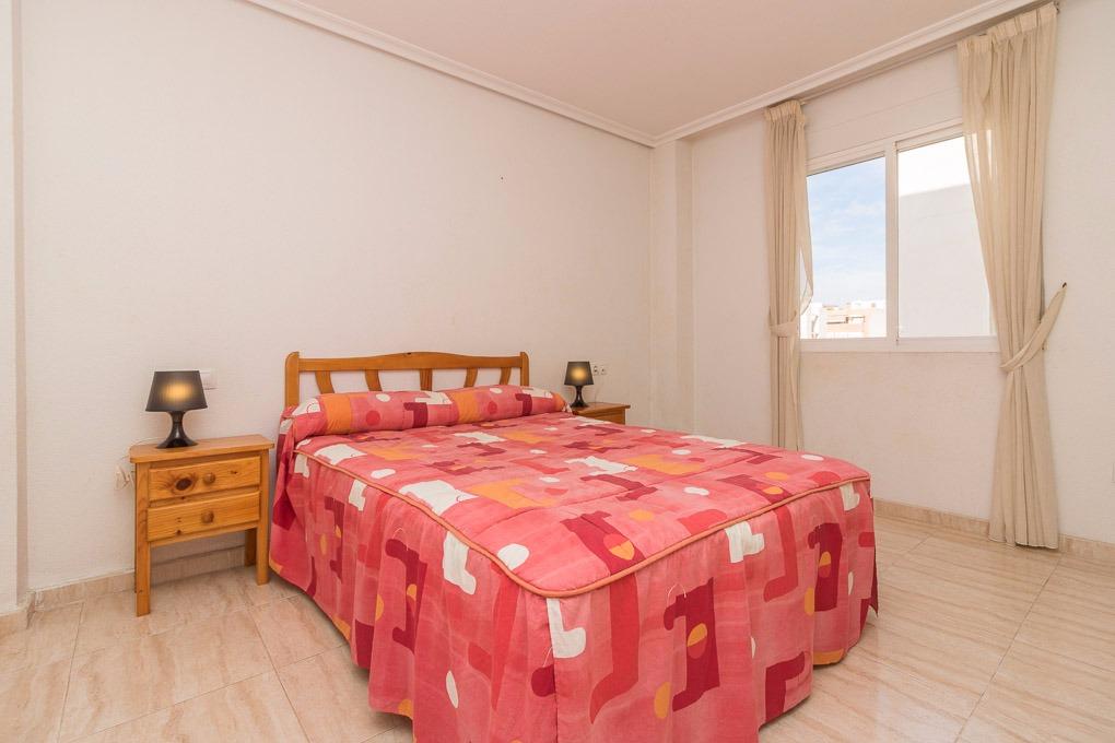 For sale - 2 Bedroom 1 Bathroom Apartment in Torrevieja - Centro  - Alicante