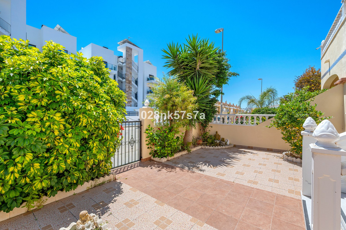 For sale - 3 Bedroom 2 Bathroom House - Townhouse in La Zenia - La Zenia  - Alicante