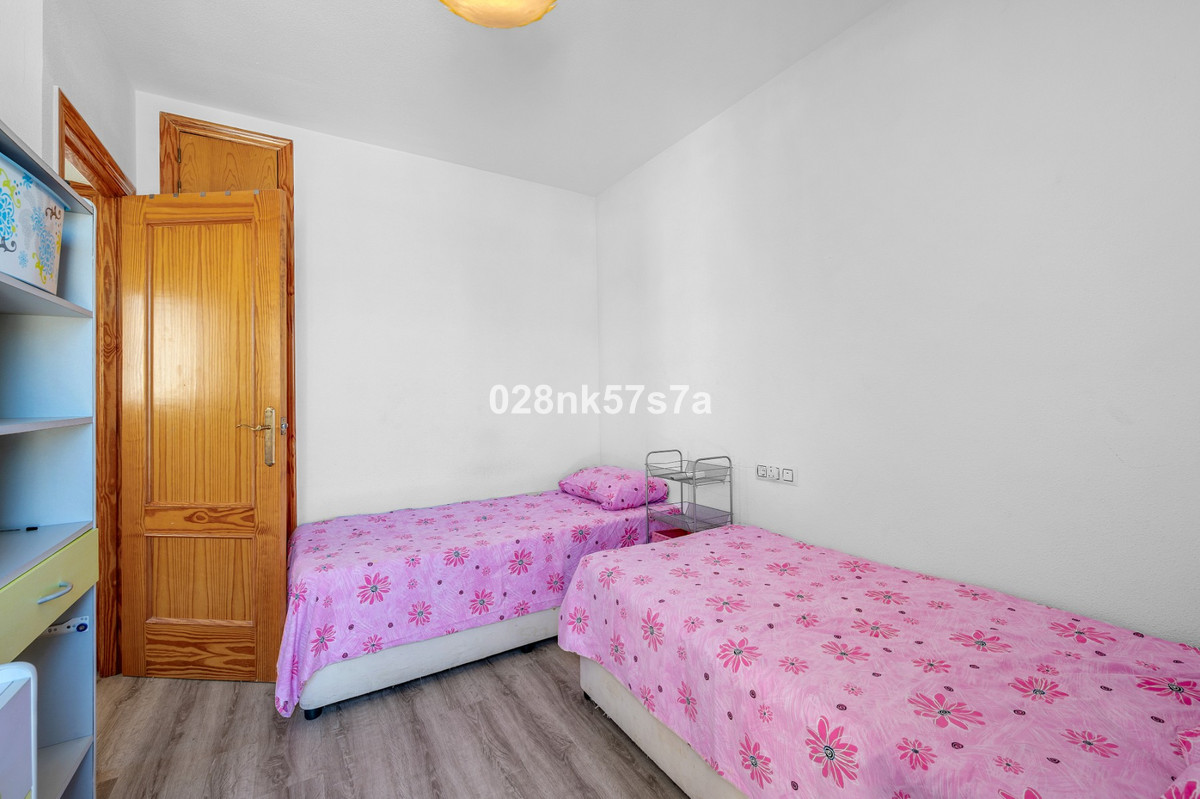 For sale - 3 Bedroom 2 Bathroom House - Townhouse in La Zenia - La Zenia  - Alicante