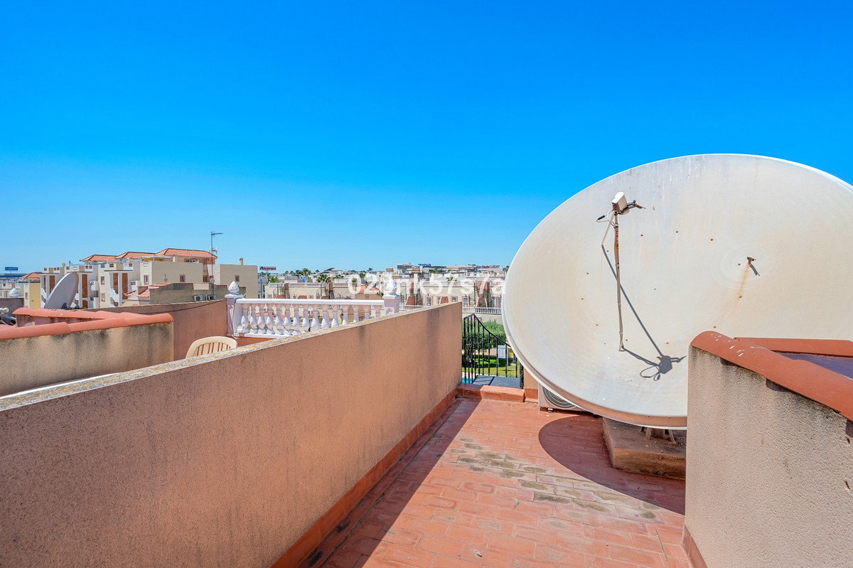 For sale - 3 Bedroom 2 Bathroom House - Townhouse in La Zenia - La Zenia  - Alicante