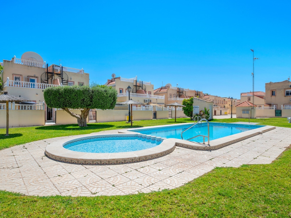 3 Bedroom 2 Bathroom Townhouse in La Zenia