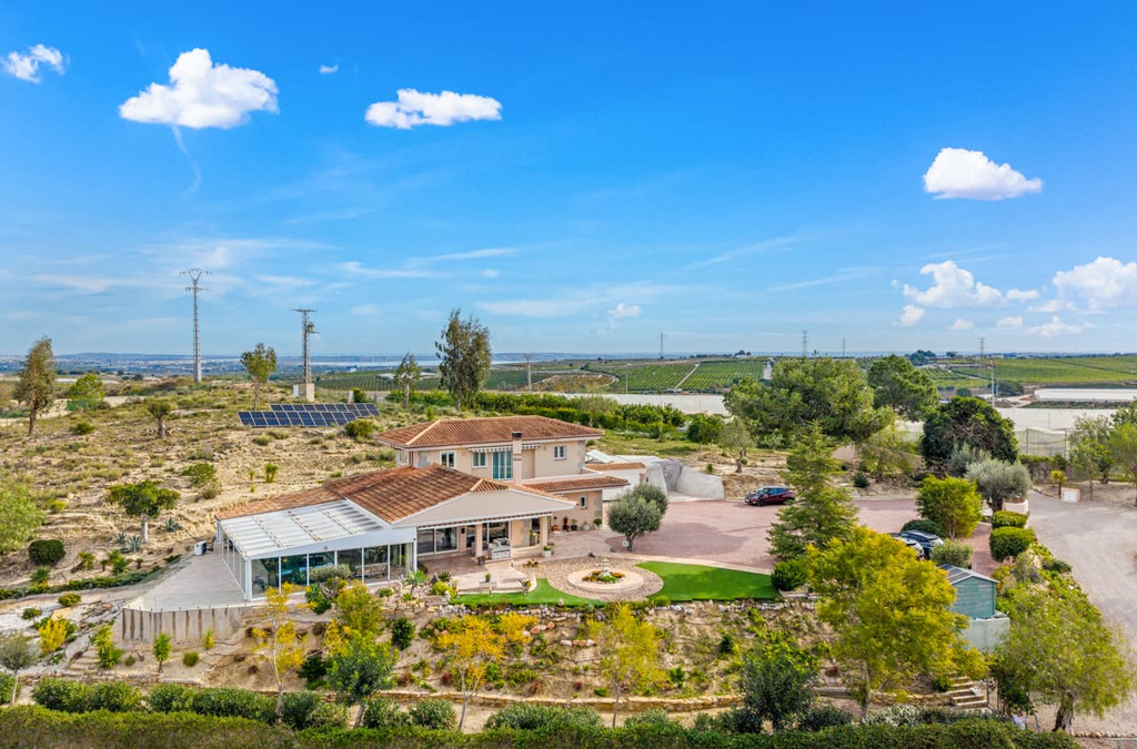 4 Bedroom 3 Bathroom House - Finca - Cortijo in Orihuela