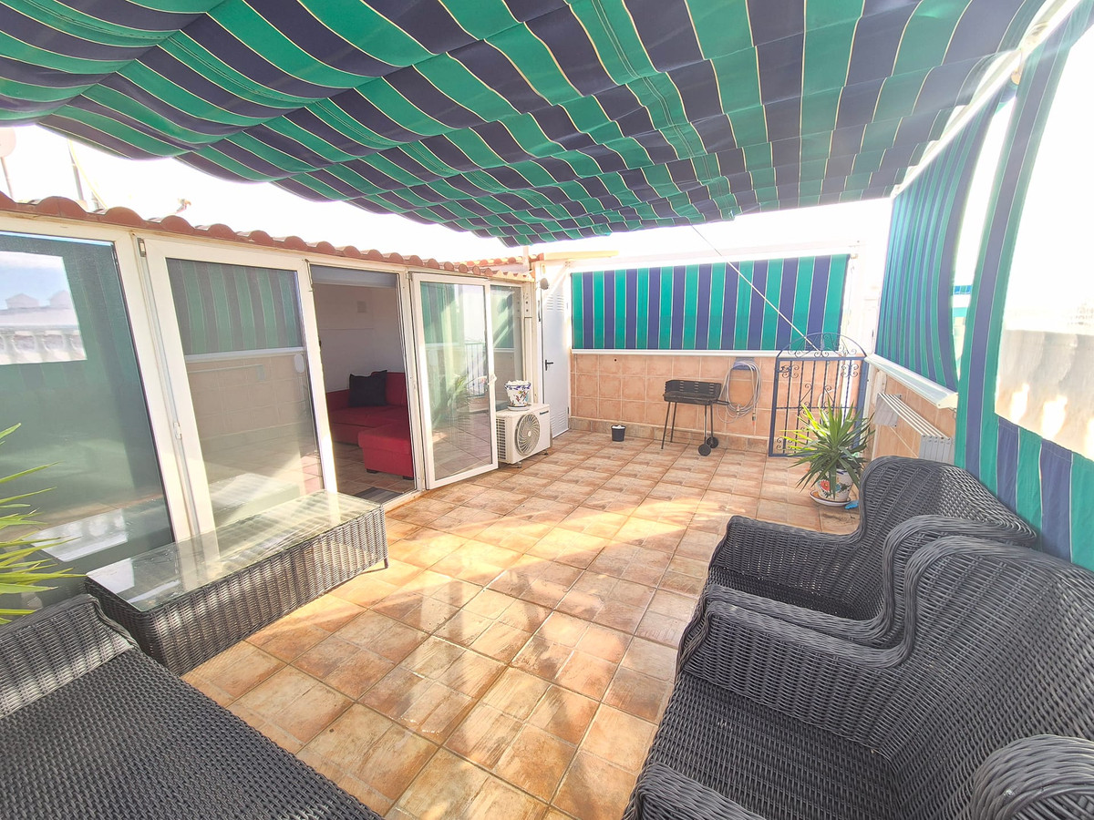 For sale - 3 Bedroom 2 Bathroom Penthouse in Playa Flamenca - La Florida  - Alicante