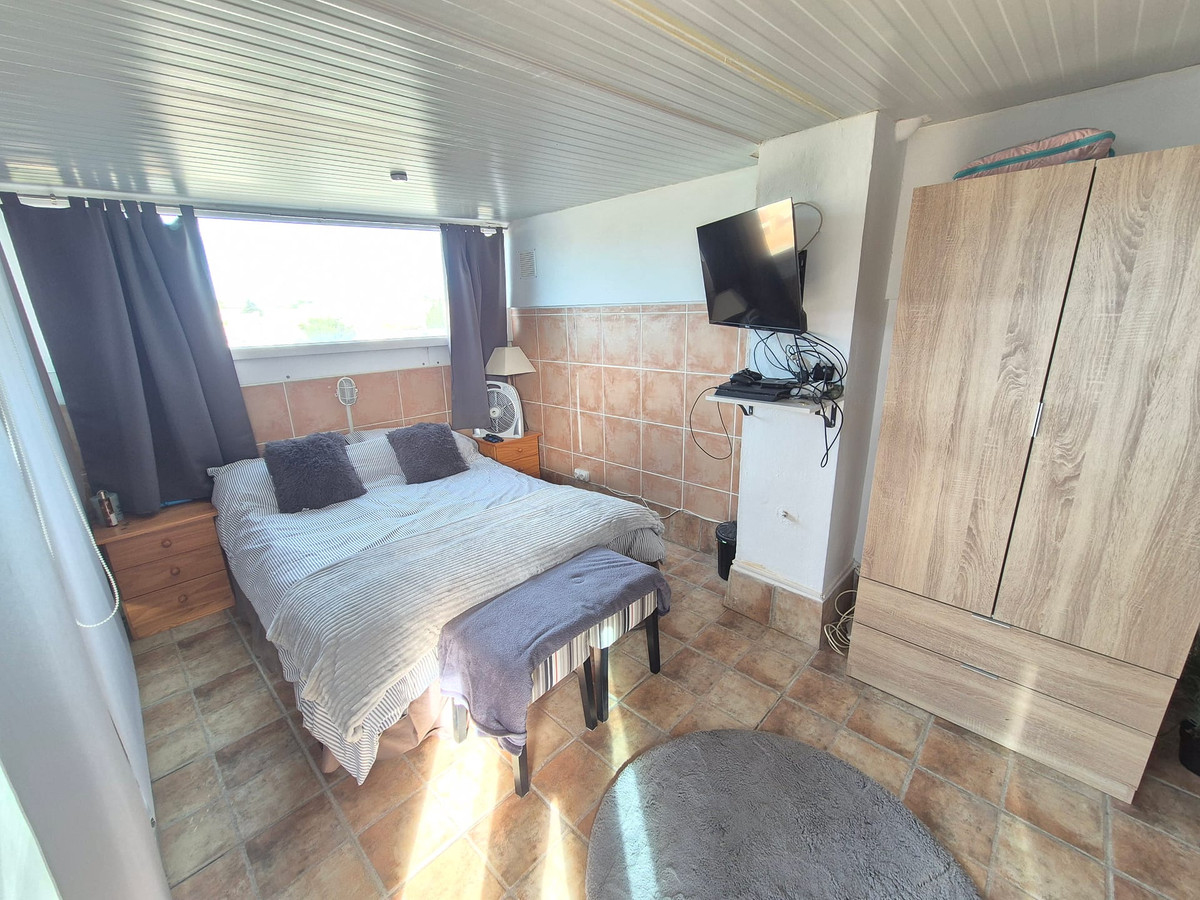 For sale - 3 Bedroom 2 Bathroom Penthouse in Playa Flamenca - La Florida  - Alicante