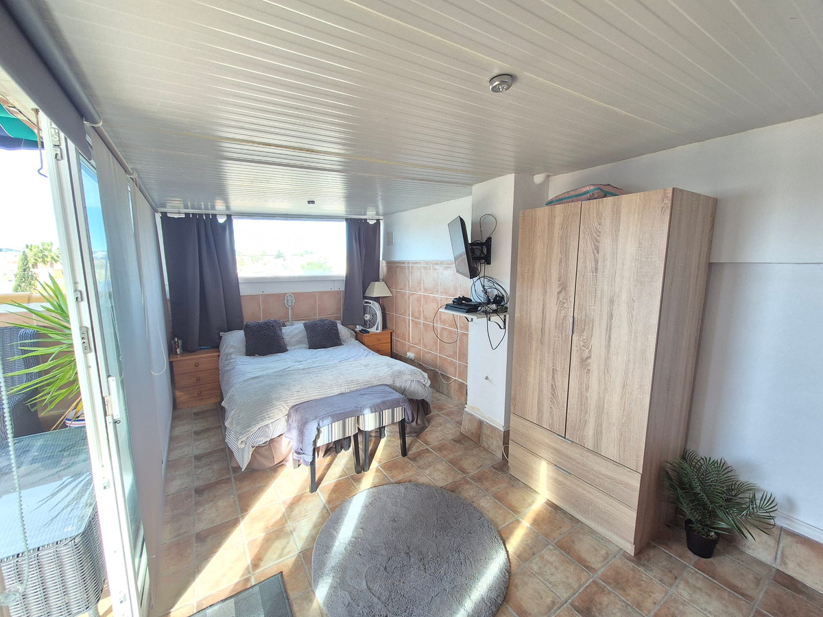 For sale - 3 Bedroom 2 Bathroom Penthouse in Playa Flamenca - La Florida  - Alicante