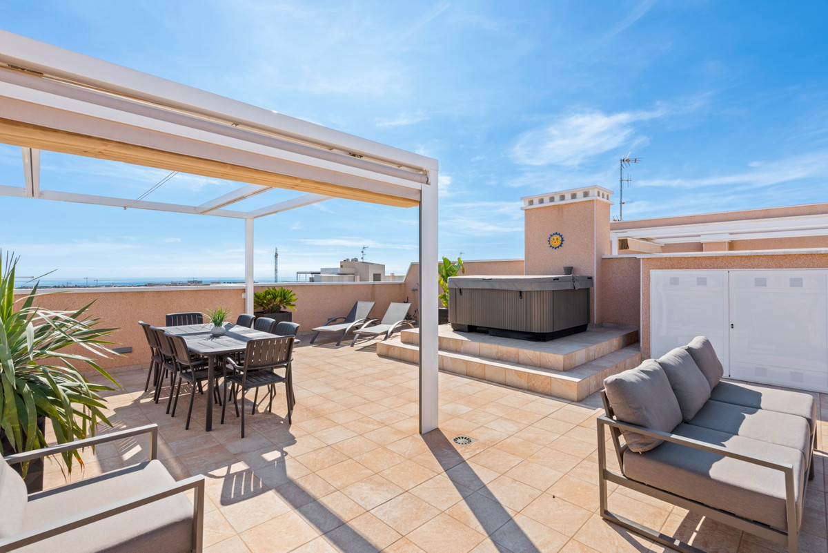 For sale - 3 Bedroom 2 Bathroom Apartment - Penthouse in Orihuela - Los Dolses  - Alicante