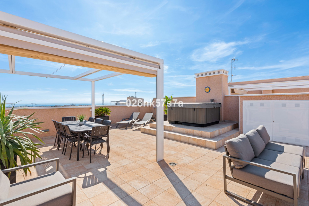 For sale - 3 Bedroom 2 Bathroom Apartment - Penthouse in Orihuela - Los Dolses  - Alicante