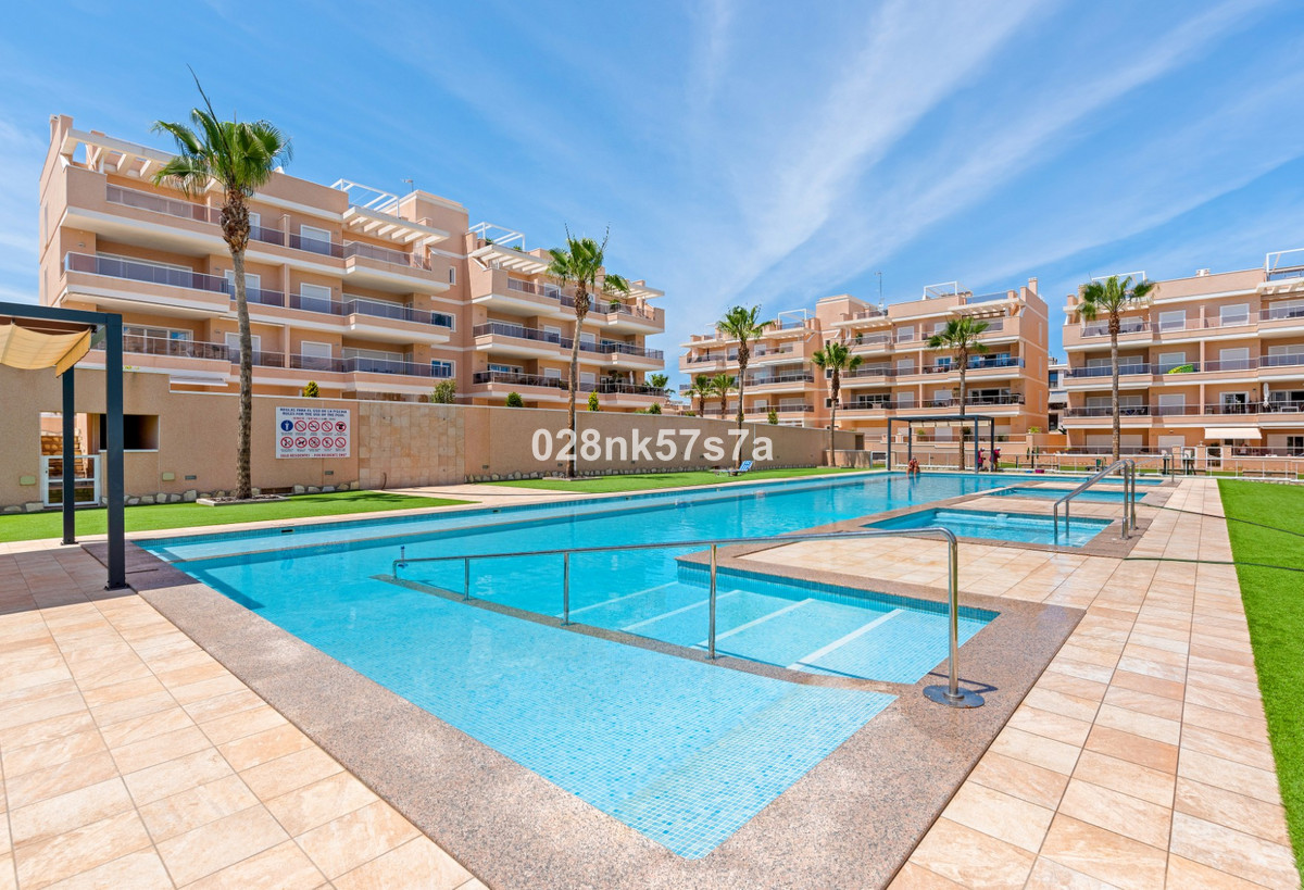 For sale - 3 Bedroom 2 Bathroom Apartment - Penthouse in Orihuela - Los Dolses  - Alicante