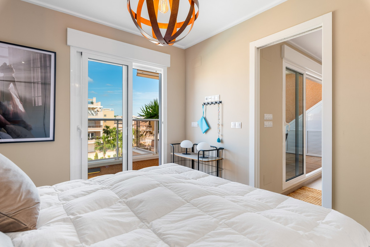 For sale - 3 Bedroom 2 Bathroom Apartment - Penthouse in Orihuela - Los Dolses  - Alicante