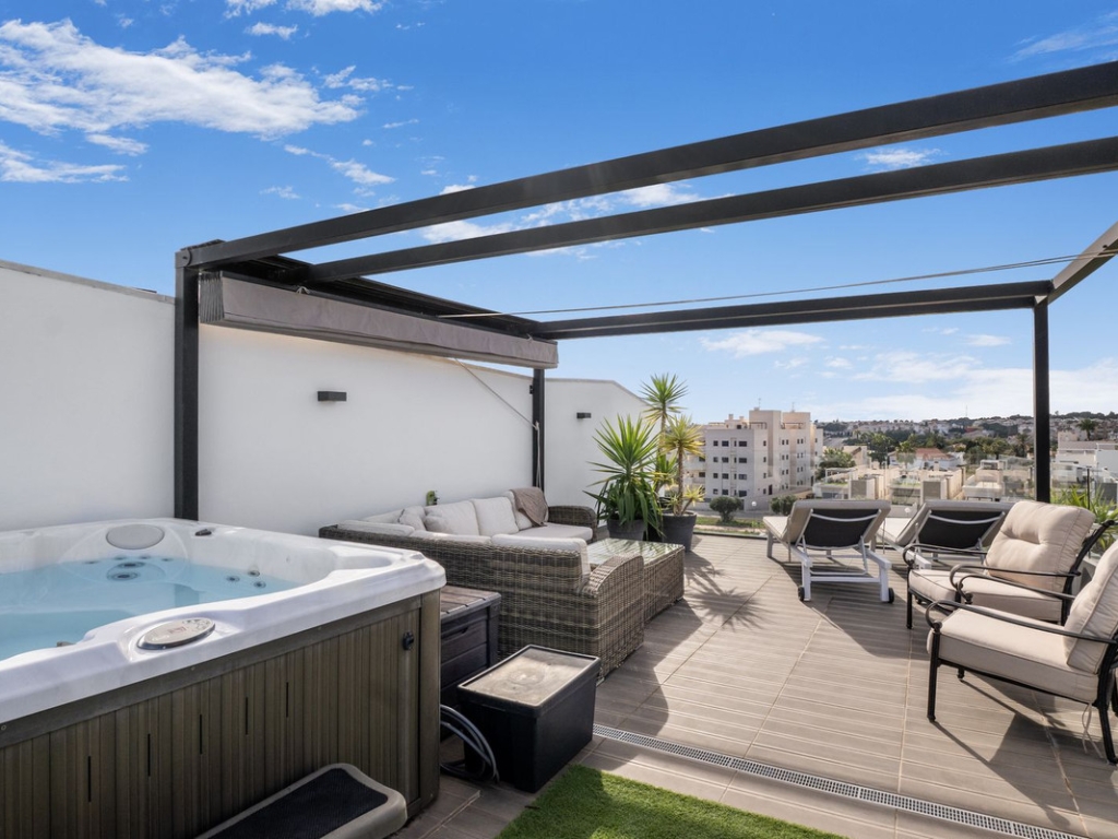 3 Bedroom 2 Bathroom Apartment - Penthouse Duplex in Orihuela