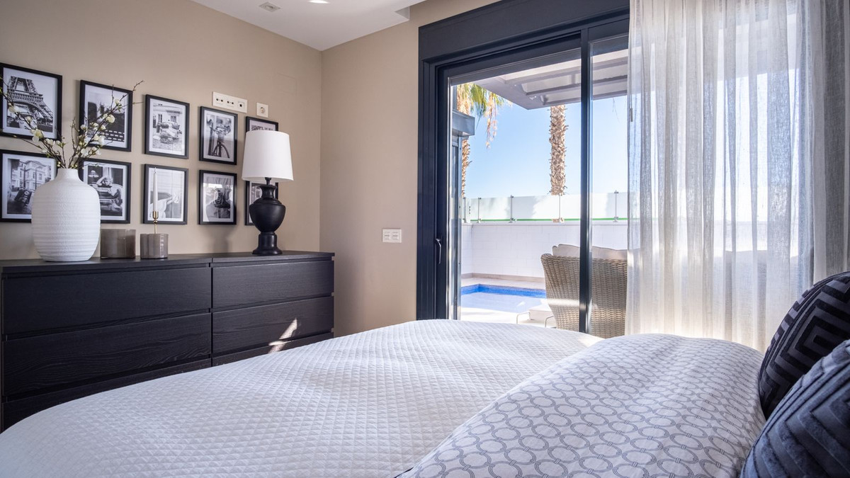 For sale - 3 Bedroom 3 Bathroom House - Detached Villa in Orihuela - Lomas de Cabo Roig  - Alicante