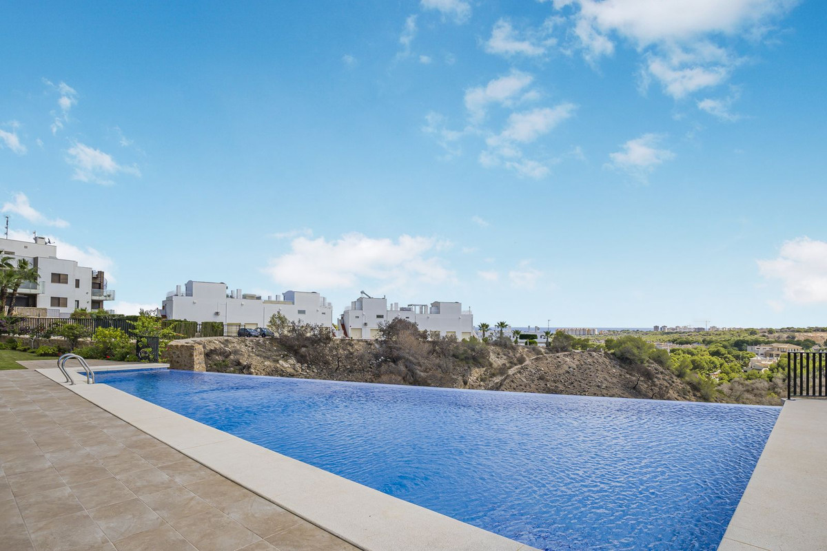 For sale - 3 Bedroom 2 Bathroom Penthouse in Las Ramblas Villamartin - Las Ramblas Golf  - Alicante