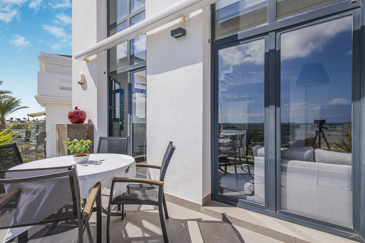 For sale - 3 Bedroom 2 Bathroom Penthouse in Las Ramblas Villamartin - Las Ramblas Golf  - Alicante