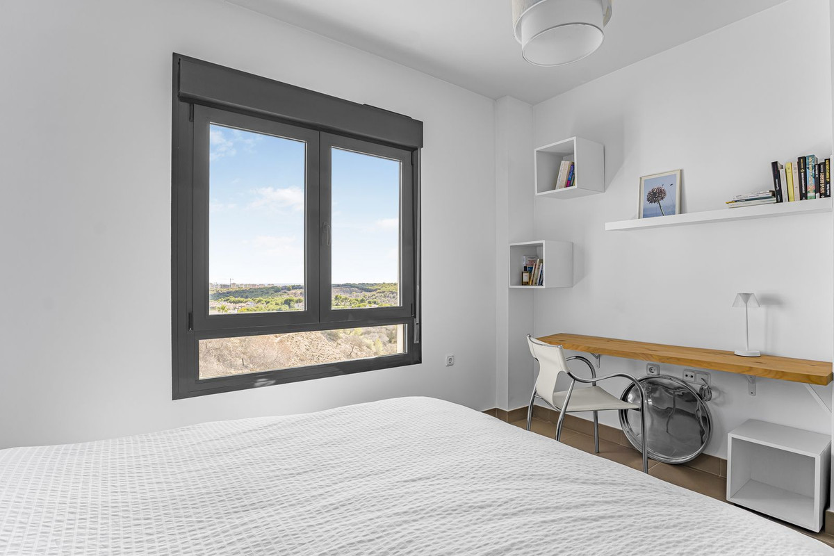 For sale - 3 Bedroom 2 Bathroom Penthouse in Las Ramblas Villamartin - Las Ramblas Golf  - Alicante