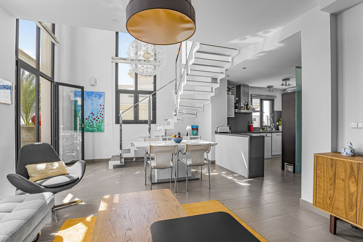 For sale - 3 Bedroom 2 Bathroom Penthouse in Las Ramblas Villamartin - Las Ramblas Golf  - Alicante