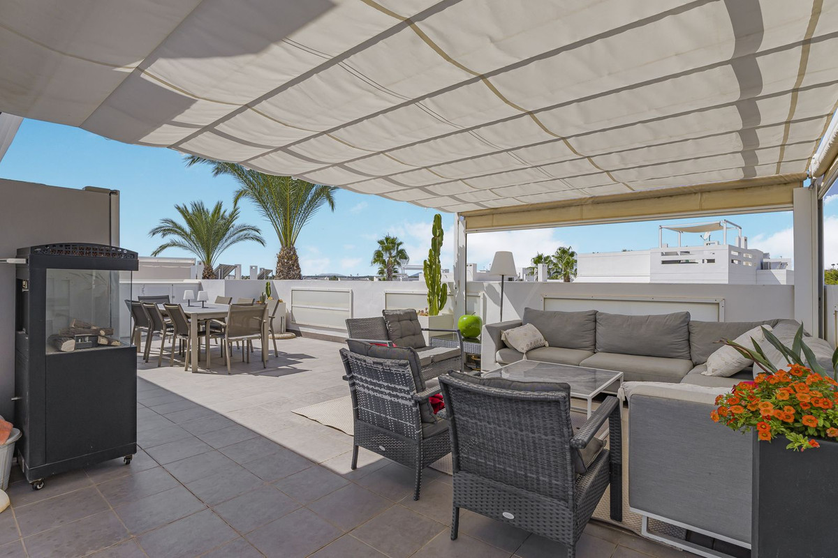 For sale - 3 Bedroom 2 Bathroom Penthouse in Las Ramblas Villamartin - Las Ramblas Golf  - Alicante