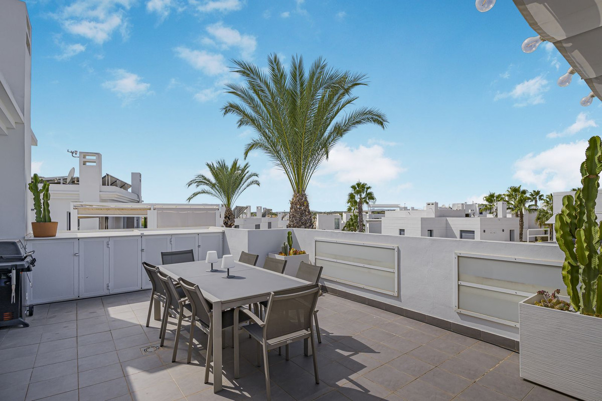 For sale - 3 Bedroom 2 Bathroom Penthouse in Las Ramblas Villamartin - Las Ramblas Golf  - Alicante