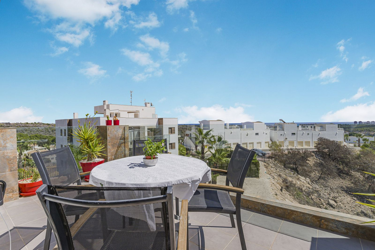 For sale - 3 Bedroom 2 Bathroom Penthouse in Las Ramblas Villamartin - Las Ramblas Golf  - Alicante