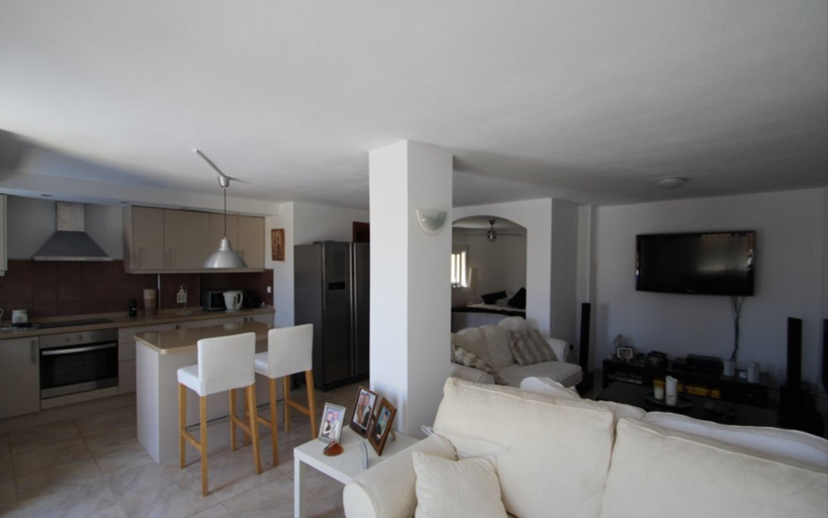 Sold - 4 Bedroom 2 Bathroom Detached Villa in Villamartin - Villamartin  - Alicante
