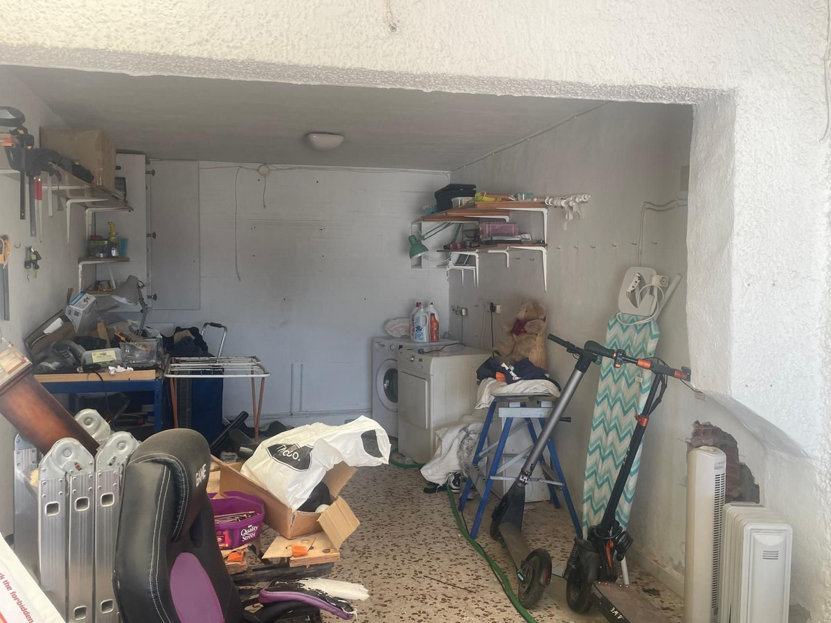 For sale - 3 Bedroom 1 Bathroom House - Detached Villa in Torrevieja - Torrevieja Centro  - Alicante