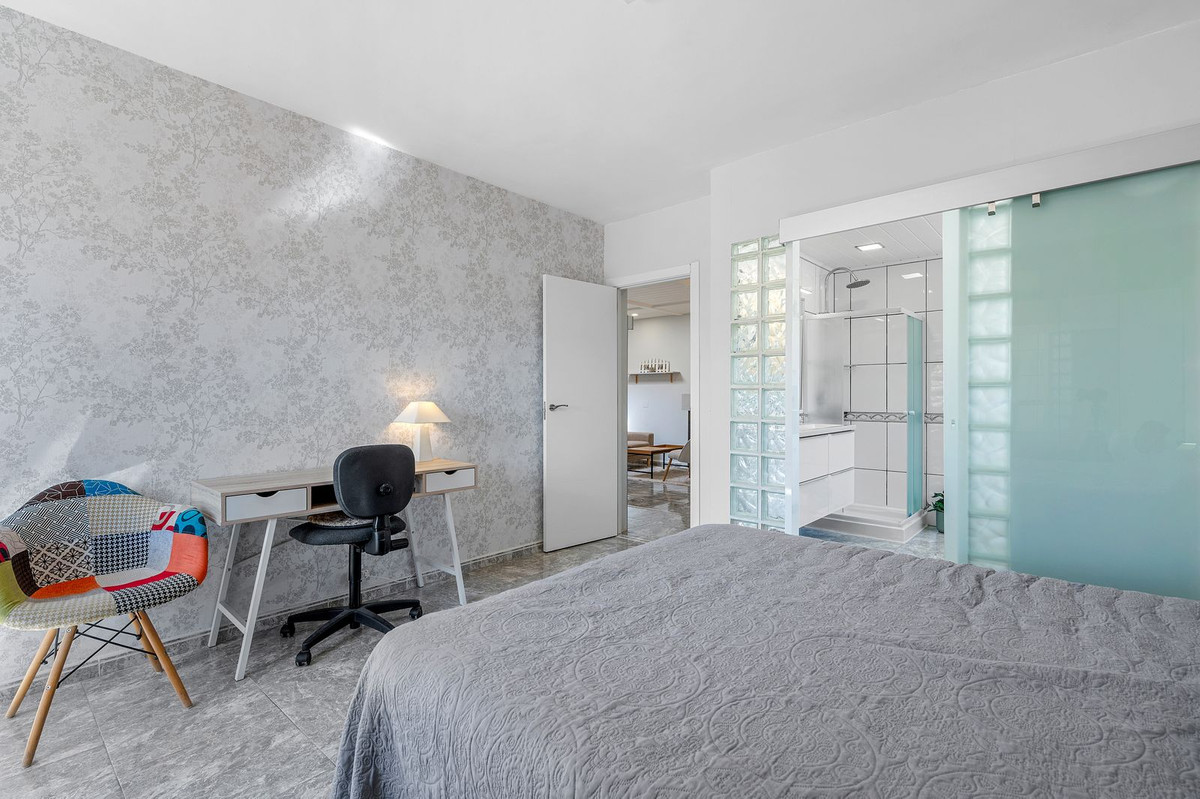 For sale - 7 Bedroom 3 Bathroom House - Detached Villa in Rojales - Rojales Centro  - Alicante