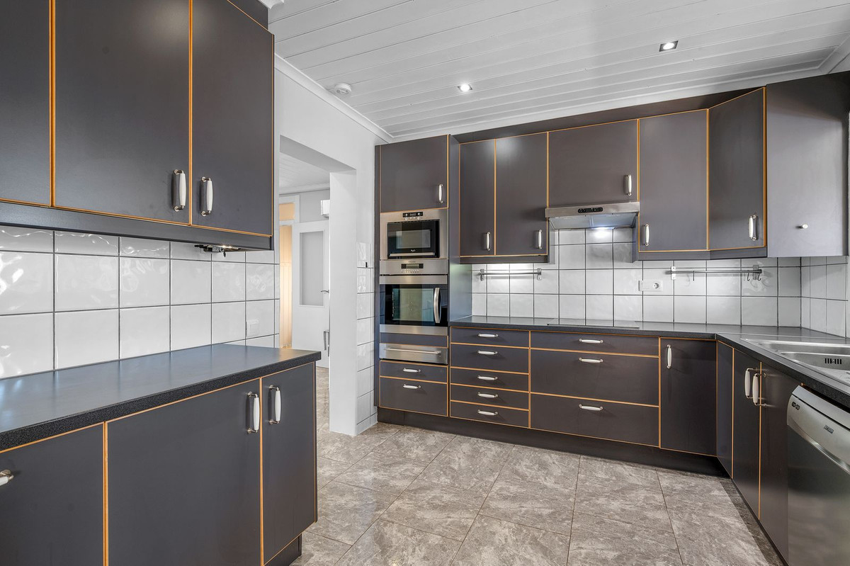 For sale - 7 Bedroom 3 Bathroom House - Detached Villa in Rojales - Rojales Centro  - Alicante