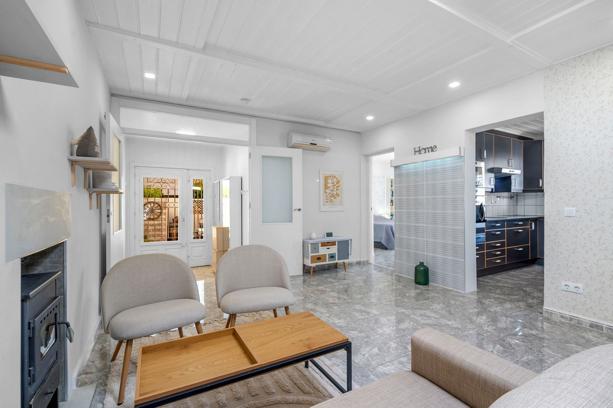 For sale - 7 Bedroom 3 Bathroom House - Detached Villa in Rojales - Rojales Centro  - Alicante