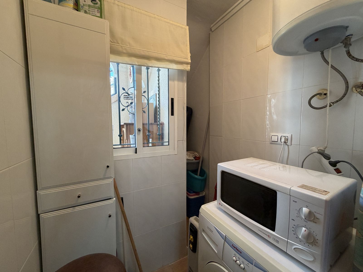 For sale - 2 Bedroom 1 Bathroom Townhouse in Villamartin - Orihuela Costa  - Alicante