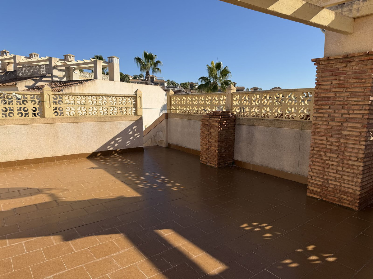 For sale - 2 Bedroom 1 Bathroom Townhouse in Villamartin - Orihuela Costa  - Alicante