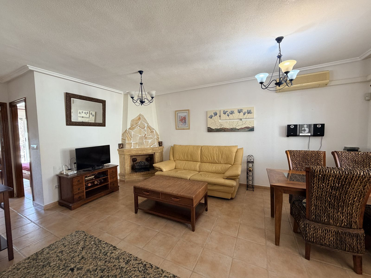 For sale - 2 Bedroom 1 Bathroom Townhouse in Villamartin - Orihuela Costa  - Alicante