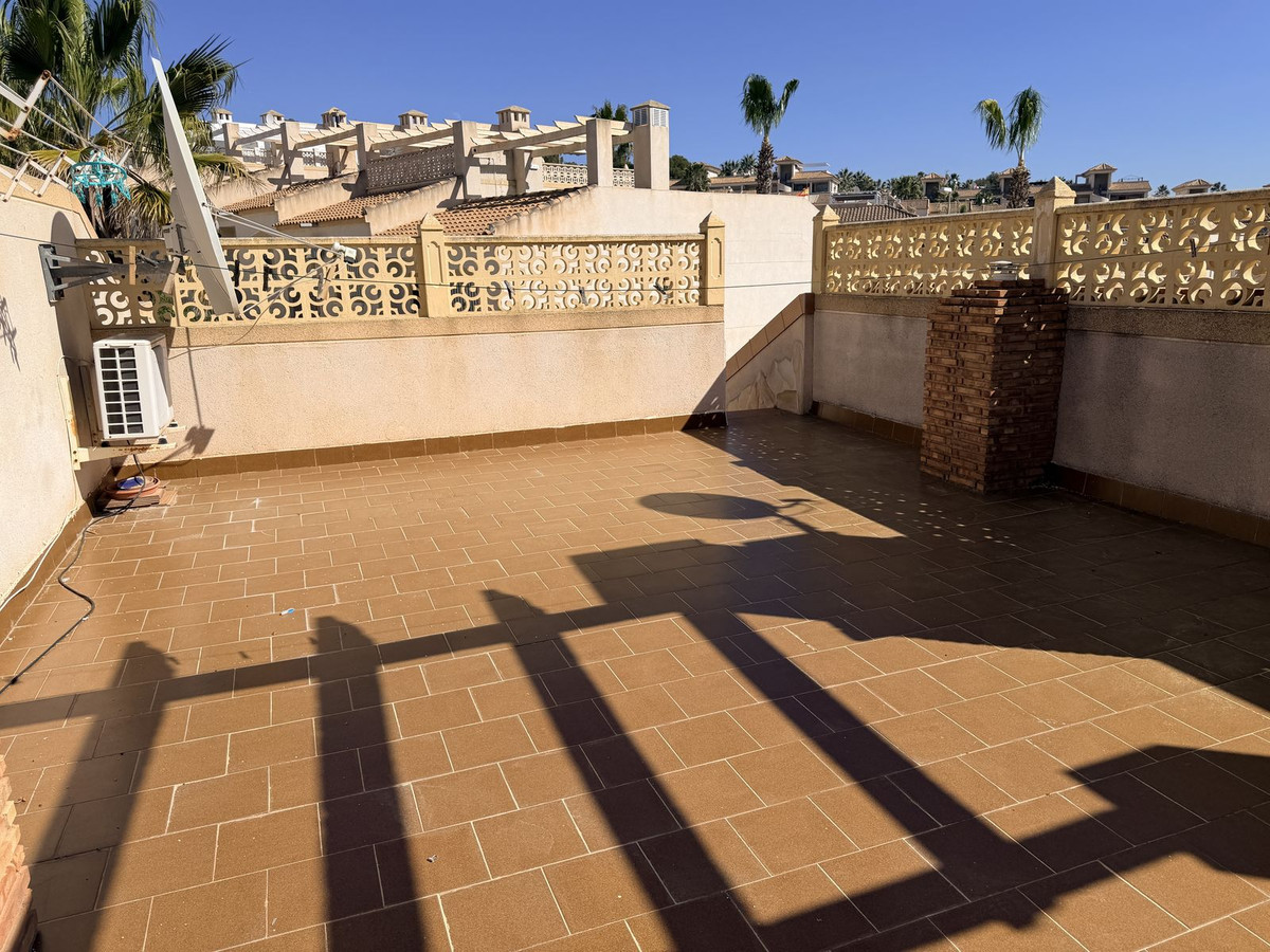 For sale - 2 Bedroom 1 Bathroom Townhouse in Villamartin - Orihuela Costa  - Alicante