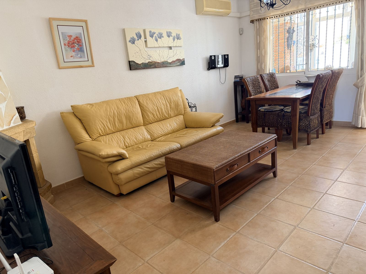 For sale - 2 Bedroom 1 Bathroom Townhouse in Villamartin - Orihuela Costa  - Alicante