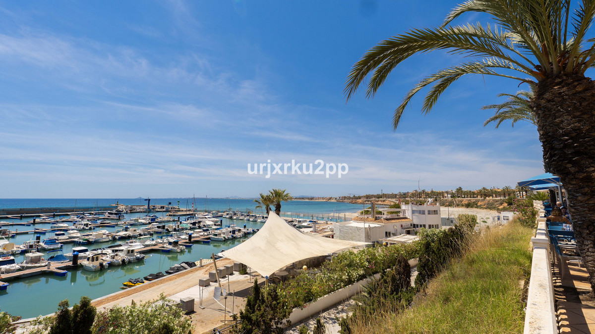 For sale - 3 Bedroom 2 Bathroom Apartment - Top Floor Apartment in Pilar de la Horadada - Torre de la Horadada  - Alicante