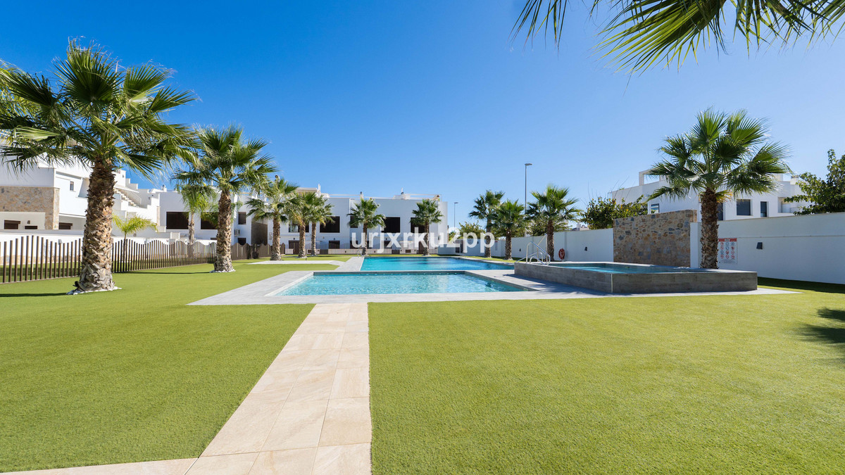 For sale - 3 Bedroom 2 Bathroom Apartment - Top Floor Apartment in Pilar de la Horadada - Torre de la Horadada  - Alicante