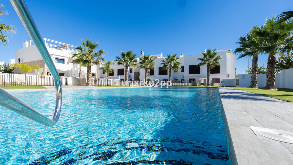 For sale - 3 Bedroom 2 Bathroom Apartment - Top Floor Apartment in Pilar de la Horadada - Torre de la Horadada  - Alicante