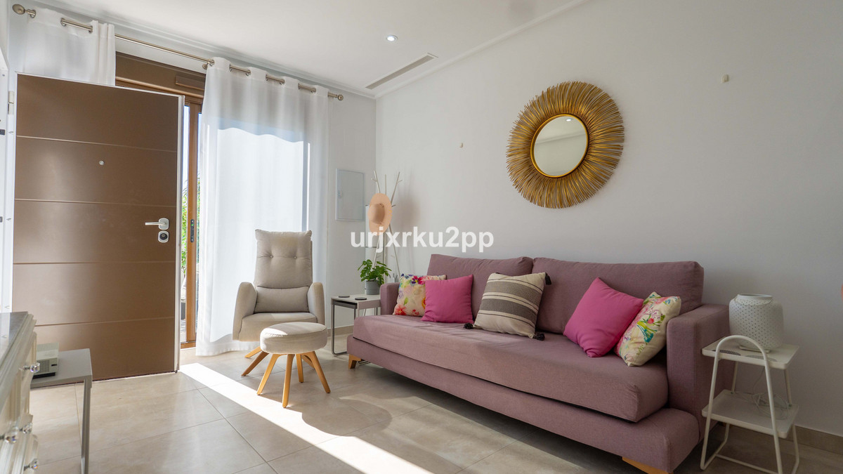 For sale - 3 Bedroom 2 Bathroom Apartment - Top Floor Apartment in Pilar de la Horadada - Torre de la Horadada  - Alicante