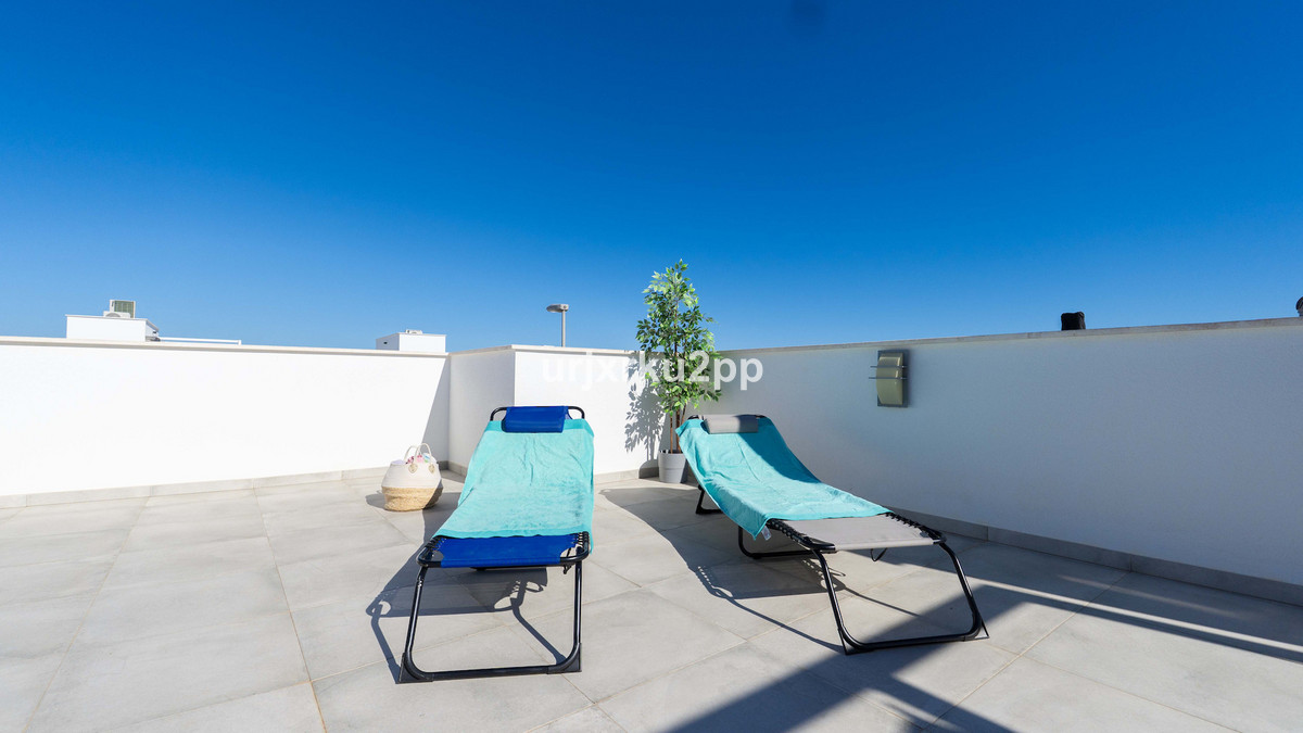 For sale - 3 Bedroom 2 Bathroom Apartment - Top Floor Apartment in Pilar de la Horadada - Torre de la Horadada  - Alicante